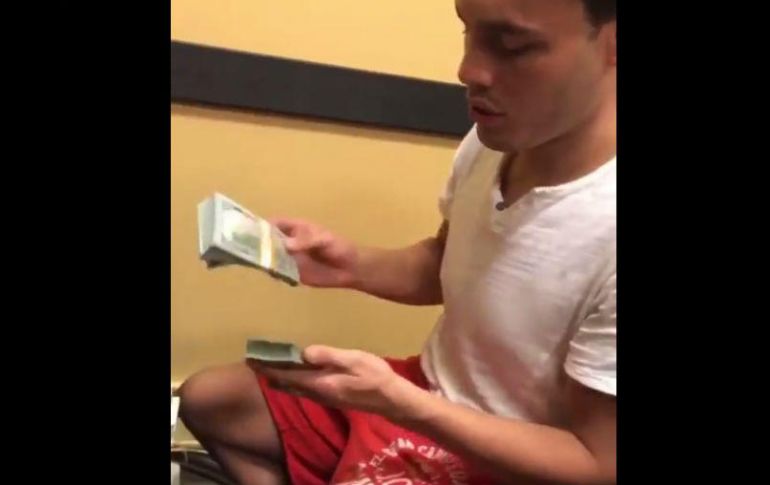 Los usuarios de Twitter recordaron a Chávez Jr. el mal resultado que obtuvo en la pelea contra 'Canelo' Álvarez. TWITTER / @jcchavezjr1