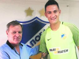Podrá jugar en la Champions League. Raúl Gudiño estrenó su nueva camiseta, ahora como guardameta del APOEL chipriota. ESPECIAL / APOEL