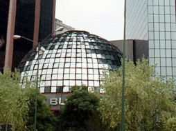 En México se publicarán cifras de la confianza del consumidor e inversión fija bruta, que influyen en las operaciones bursátiles. NTX / ARCHIVO