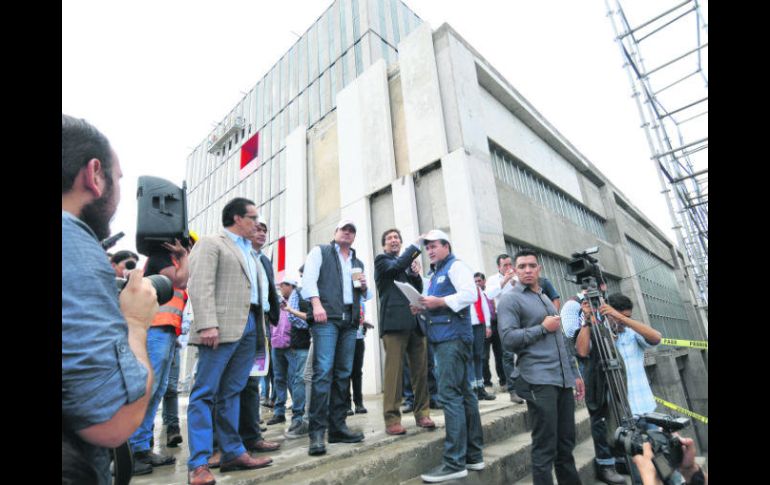 Ayer el gobernador de Jalisco, Aristóteles Sandoval, visitó los trabajos de la Ciudad Creativa Digital. ESPECIAL /