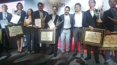 Cada uno de los galardonados recibe un incentivo de 40 mil pesos. TWITTER / @IJJUVENTUD