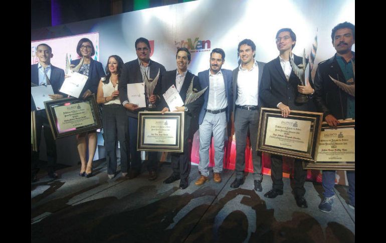 Cada uno de los galardonados recibe un incentivo de 40 mil pesos. TWITTER / @IJJUVENTUD