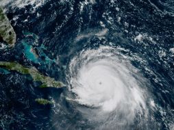 El meteoro categoría 5 bordea actualmente a la isla República Dominicana-Haití y se acercará a Cuba en la madrugada del viernes. AP / NASA