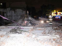 Una barda ubicada en la colonia Agrícola Oriental, en la delegación Iztacalco, se derrumbó tras el fuerte sismo registrado esta noche. SUN / A. Salinas