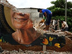 El emblemático mural 'Mis Abuelos' del colectivo Binni Cubi sufrió daños tras el sismo del jueves. SUN / E. Hernández