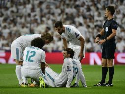 Kovacic llora en el campo de juego antes de ser sustituido a causa de su lesión. AFP / P. Marcou
