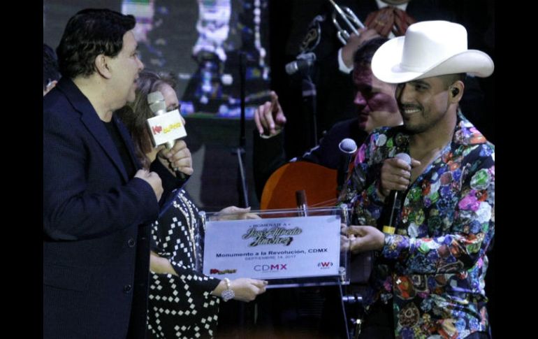 José Alfredo Jr. dio la noticia durante el homenaje realizado a su padre ayer jueves. SUN / C. Mejía