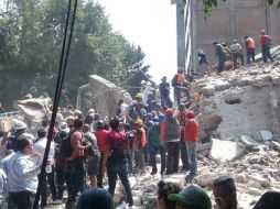 El temblor dejó al menos 44 edificios con daños o derrumbados en la capital. EFE / J. Méndez