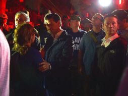 Enrique Peña Nieto (c), y Miguel Ángel Mancera (i), durante su visita a la zona devastada en Ciudad de México. EFE / PRESIDENCIA DE MÉXICO