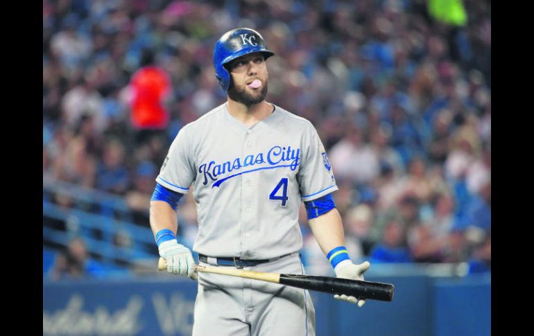Alex Gordon, de los Reales, fue el encargado de conseguir el histórico cuadrangular durante el juego de ayer ante los Azulejos. AFP /