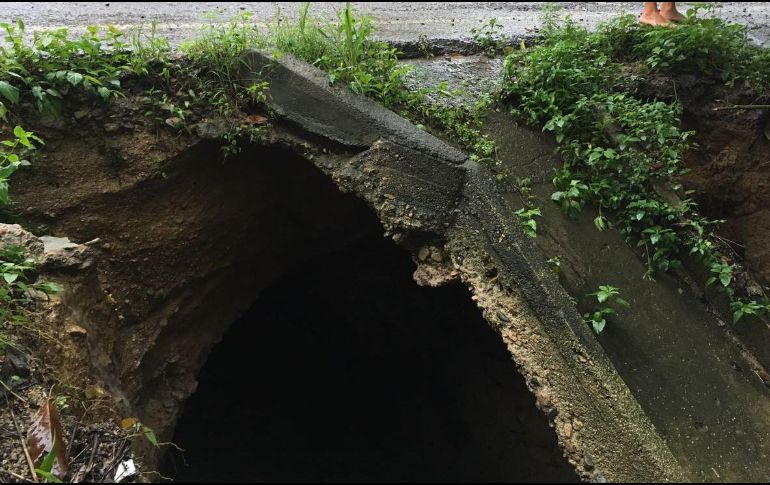Autoridades precisaron que el tráfico ligero que viaja de Puerto Vallarta a Cihuatlán será desviado a una colonia alterna.