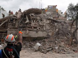 Sube a 320 cifra de fallecidos por sismo en México