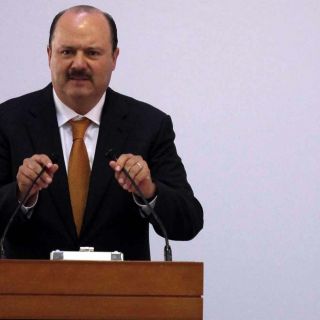 Embargan diez inmuebles de César Duarte