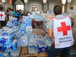 Estados Unidos dona 100 mil dólares a Cruz Roja