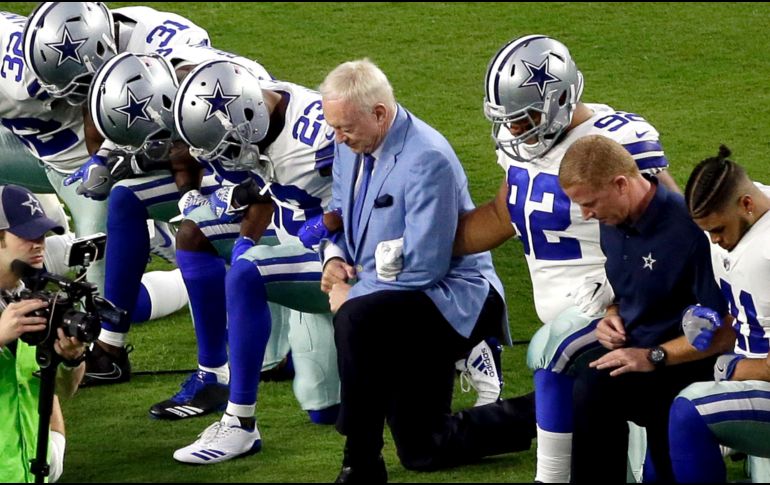 Jones es un reconocido simpatizante del presidente Donald Trump y se desconocía si el equipo iba a protestar. AP / M. York