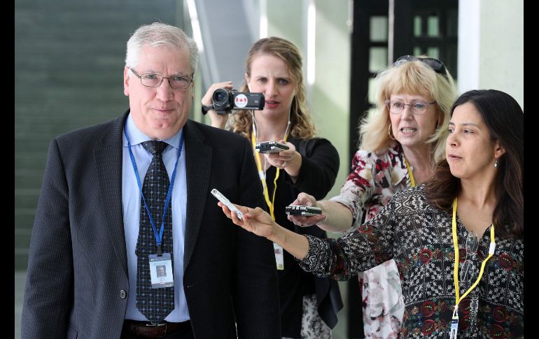 John Elle, jefe negociador de EU, durante un receso en la mesa de renegociación (AFP).