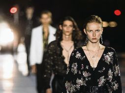 El desfile de Saint Laurent logró magnetizar la atención en la Plaza de Trocadero, como parte del arranque del evento.