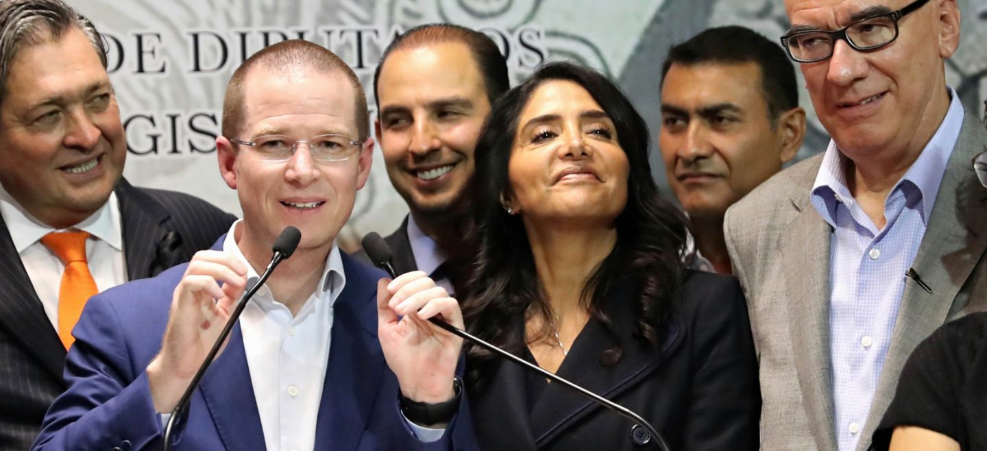 Los líderes del PRD, Alejandra Barrales, del PAN, Ricardo Anaya, y de Movimiento Ciudadano, Dante Delgado. SUN L. Godínez