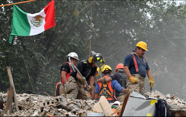 Meade destaca que el despliegue solidario de la sociedad y el Gobierno federal ha permitido enfrentar de la mejor manera esta emergencia. AFP / Y. Cortez