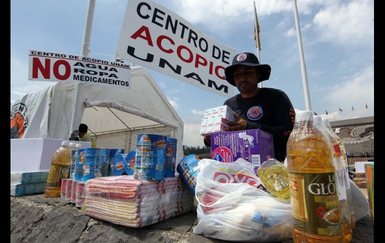 Entre el 20 y 26 de septiembre, la UNAM recaudó casi 900 toneladas de ayuda en el Estadio Olímpico. NTX / ARCHIVO