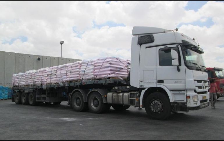 Los vehículos que sí podrán recorrer las carreteras sin pagar cuota son aquellos que transporten ayuda humanitaria. NTX / ARCHIVO