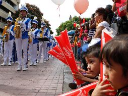 Desfile de las Fiestas de Octubre será este sábado por la noche