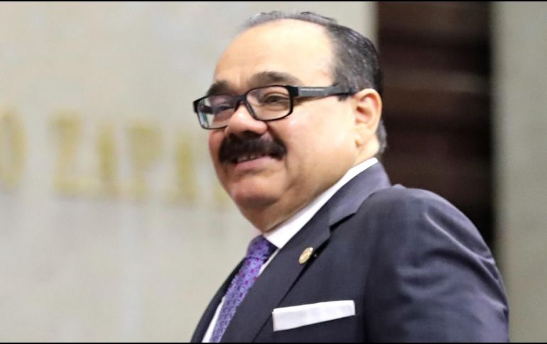 La iniciativa que presentó el PRI para quitar dinero público y plurinominales a partidos fue turnada a la Comisión por Carlos Ramírez. SUN / L. Godínez