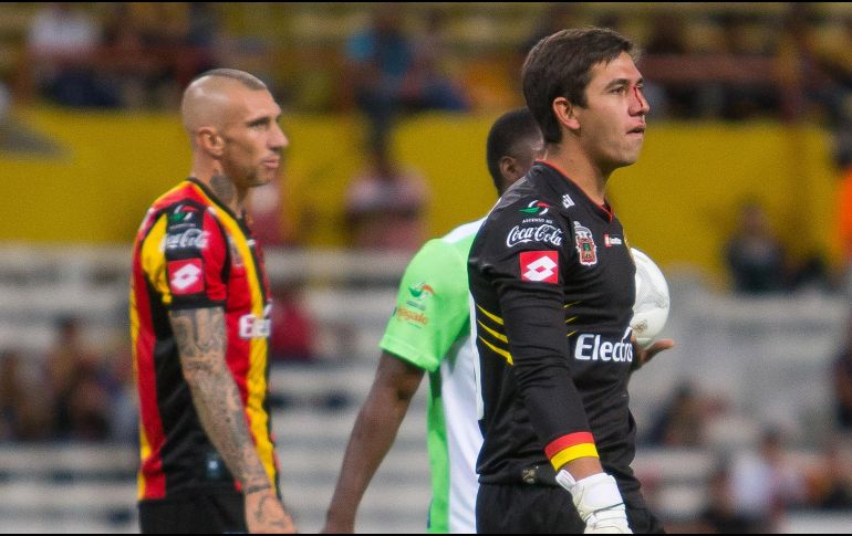 El arquero de Leones Negros, Felipe López, señala que no puede relajarse porque podría bajar su nivel. MEXSPORT/C. De Marchena