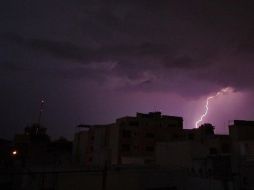 Las nubes oscuras e imponentes, rayos y truenos distantes son indicadores de que se avecina una tormenta eléctrica. EL INFORMADOR / ARCHIVO