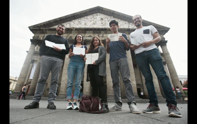 INTEGRANTES. De izquierda a derecha: Jaime, Natalie, Lidia, Germán y Diego, quienes forman parte de la organización. EL INFORMADOR / F. ATILANO