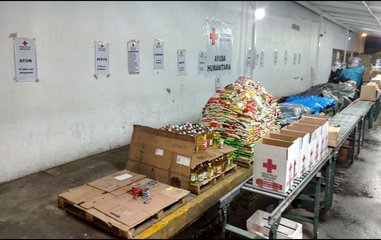 La línea de armado de despensas lució sin actividad la noche del sábado, por falta de algunos productos. EL INFORMADOR / S. Rodríguez