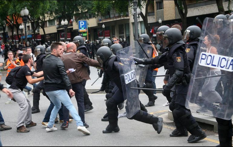 Maduro convocó a la Unión Europea a rechazar los sucesos en Cataluña. EFE / J. Sellart