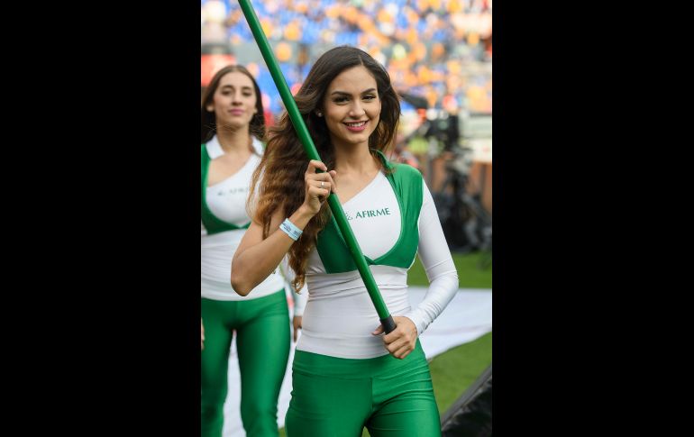 Las mujeres mexicanas son un espectáculo aparte durante cada jornada del campeonato.  MEXSPORT/ T. García