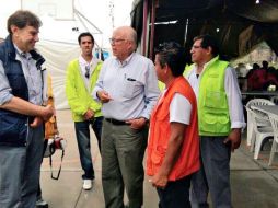Narro Robles conoció el albergue que recientemente instaló la Secretaría de Salud en esta localidad, en el cual se encuentran aproximadamente 160 personas. TWITTER / @JoseNarroR