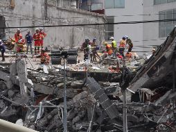 Brigadistas continúan las labores en la zona del derrumbe. NOTIMEX/P. Sánchez