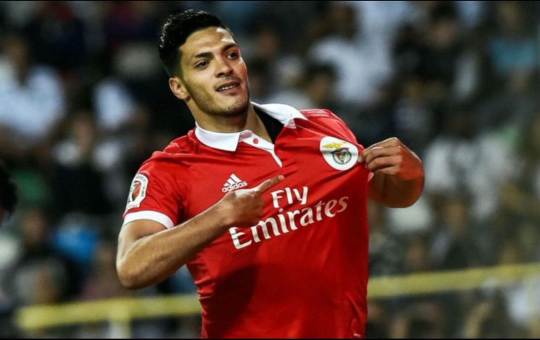 El futbolista mexicano Raúl Alonso Jiménez, sigue mostrando que los minutos que le dan en el Benfica los aprovecha de la mejor manera. TWITTER / ARCHIVO