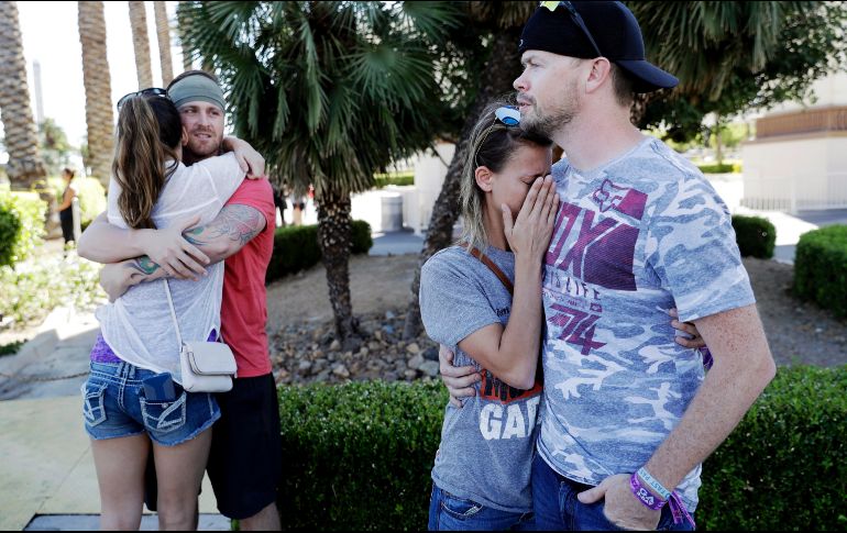 Estadounidenses en diversas partes del país se han estremecido luego de este violento tiroteo. AP/M. Sánchez