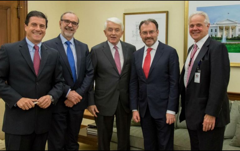 Videgaray expresó que la intención principal de su gira de dos días por Washington DC y Nueva York era manifestar el agradecimiento de México a la ayuda prestada por Estados Unidos tras el sismo. TWITTER / @LVidegaray