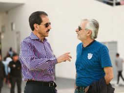 Hostigados. Jesús Martínez (der.) denunció irregularidades en la renovación de los derechos de transmisión de los juegos del Tri. MEXSPORT