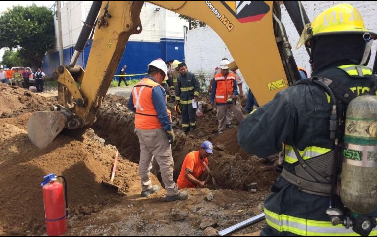 Alrededor de las 12:30 horas la fuga quedó reparada y se permitió el reingreso a las empresas evacuadas. TWITTER/ @PCYBOMGDL