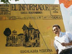 Herencia. Pedro Contreras recuerda que, hace 50 años, su padre leía EL INFORMADOR. Eso le provocó su interés por la lectura. EL INFORMADOR/A. García