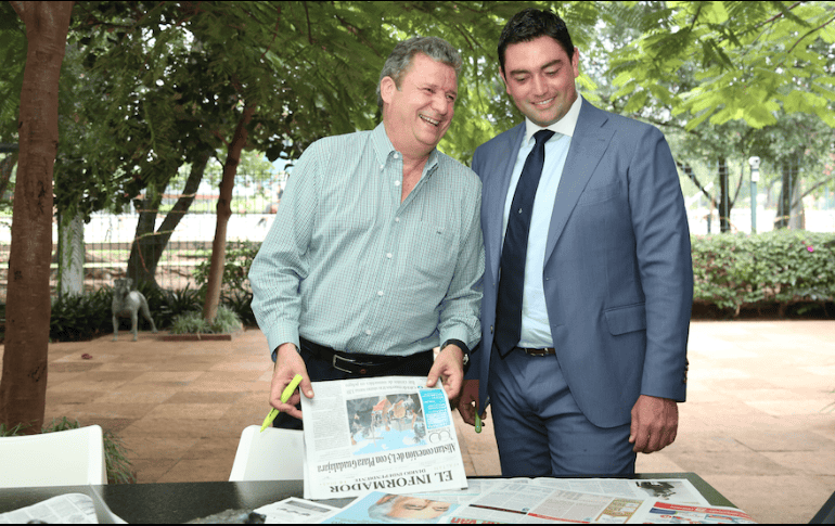 Carlos confía en su hijo, Juan Carlos Álvarez del Castillo Barragán, para compartir este gran trabajo. GENTE BIEN