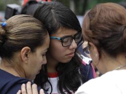 Alrededor de tres mil 500 especialistas han acudido a atender hasta la puerta de sus domicilios a las personas que se vieron impactadas emocionalmente. AP / ARCHIVO