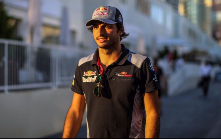 ''Lo haré lo mejor posible en la carrera mañana (domingo). Ese sería el mejor adiós posible'', comentó Sainz. TWITTER / @Carlossainz55