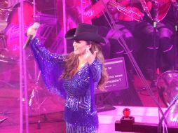 El público siempre estuvo entregado a Edith, y ella correspondía con cariño y con esmero en cada una de sus canciones. EL INFORMADOR/K. Esparza