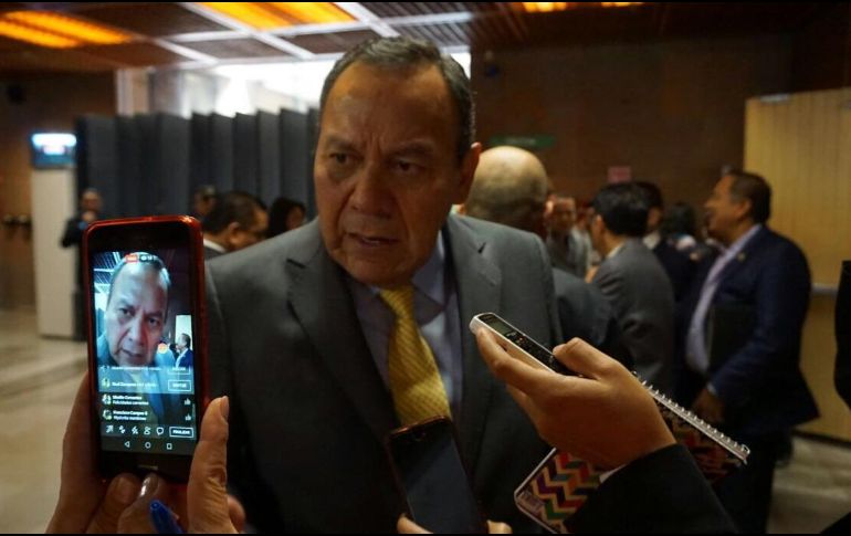 Zambrano dijo que el PRI va a buscar manejarse con chantajes y, desde luego, Morena seguirá buscando que el Frente se debilite. TWITTER / @Jesus_ZambranoG