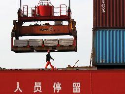 China representa 45 % del déficit comercial de EU, con una balanza negativa por 239 mil MDD. AP/Archivo