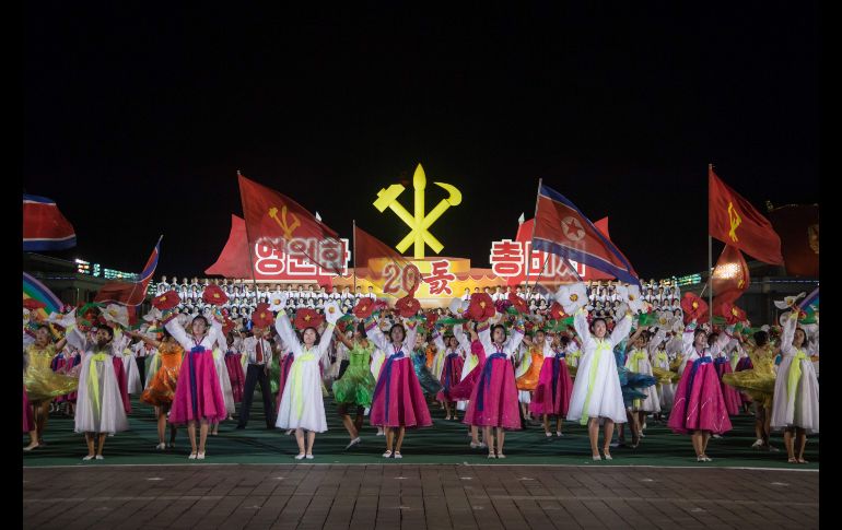 Hoy se conmemoró el 20 aniversario del nombramiento de Kim Jong-il como secretario general del Partido de los Trabajadores con un evento multitudinario. AFP/K. Won-Jin