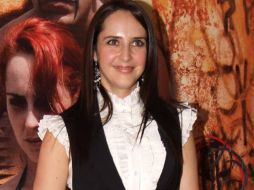 Cuando Irán interpretaba una de las canciones, se tropezó y terminó en el suelo. SUN/Archivo