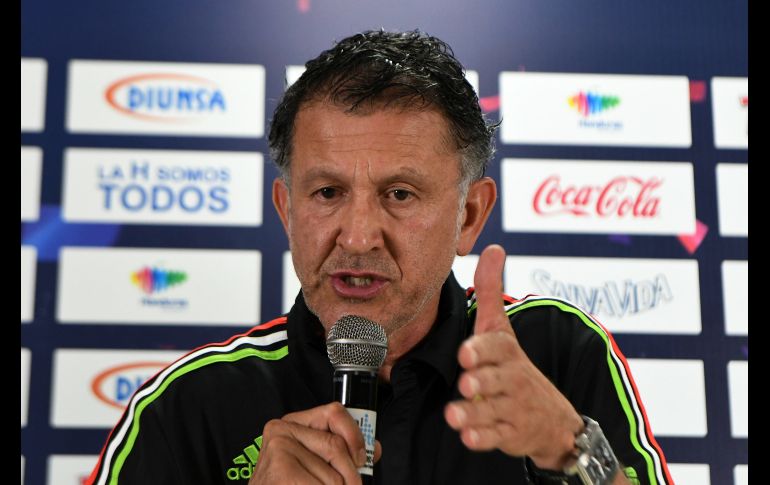 En conferencia de prensa, el estratega indicó que enfrentará al rival con total seriedad. AFP/O. Sierra